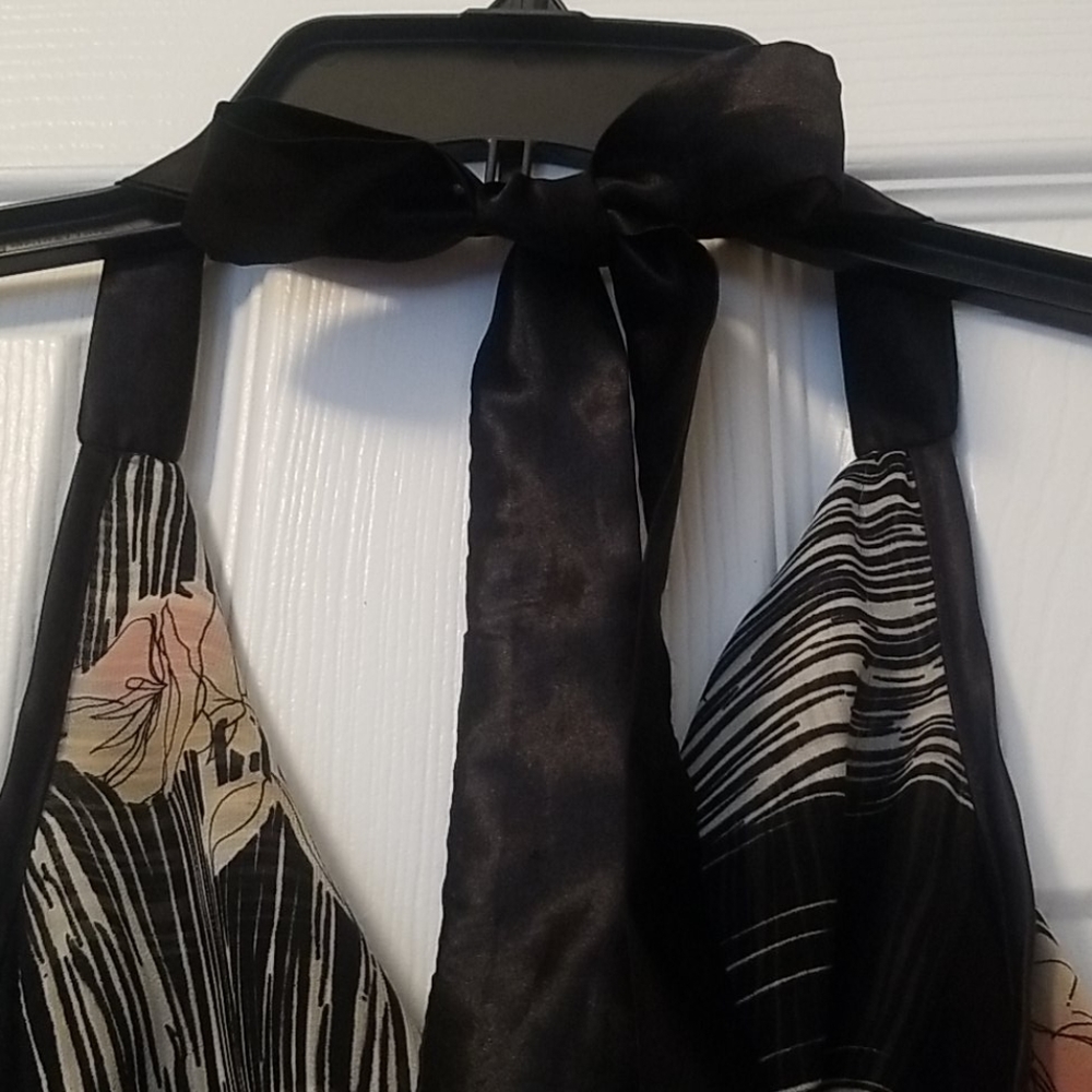 Halter top - Picture 3 of 3